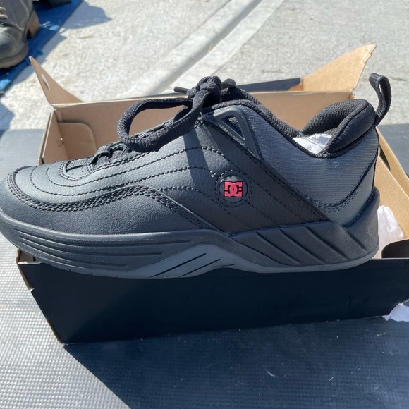 DC Williams Slim - Picture 2 of 4